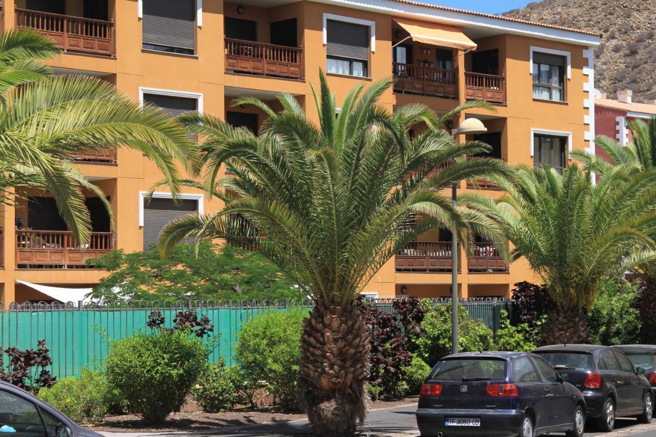 Spacious Apartment With Large Private Garden In Palm Mar Exterior photo
