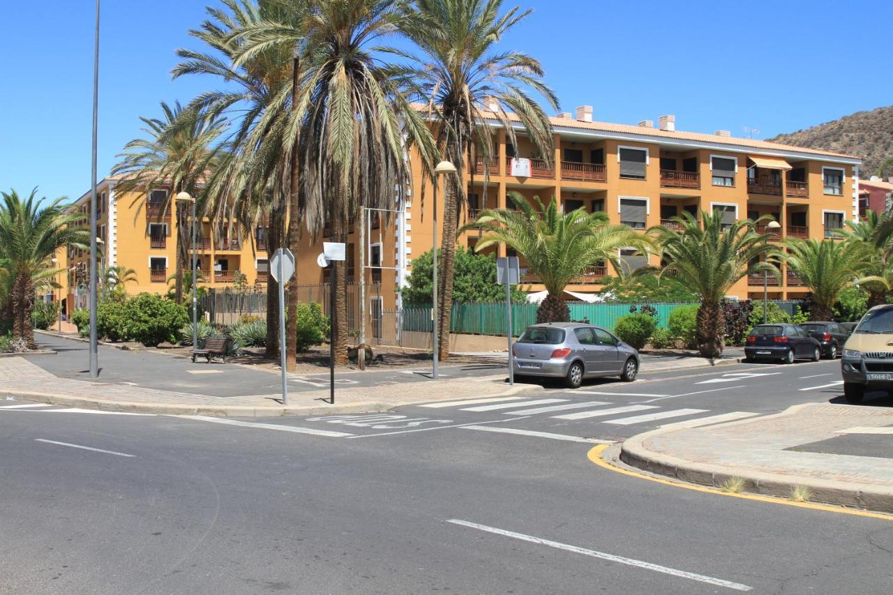 Spacious Apartment With Large Private Garden In Palm Mar Exterior photo