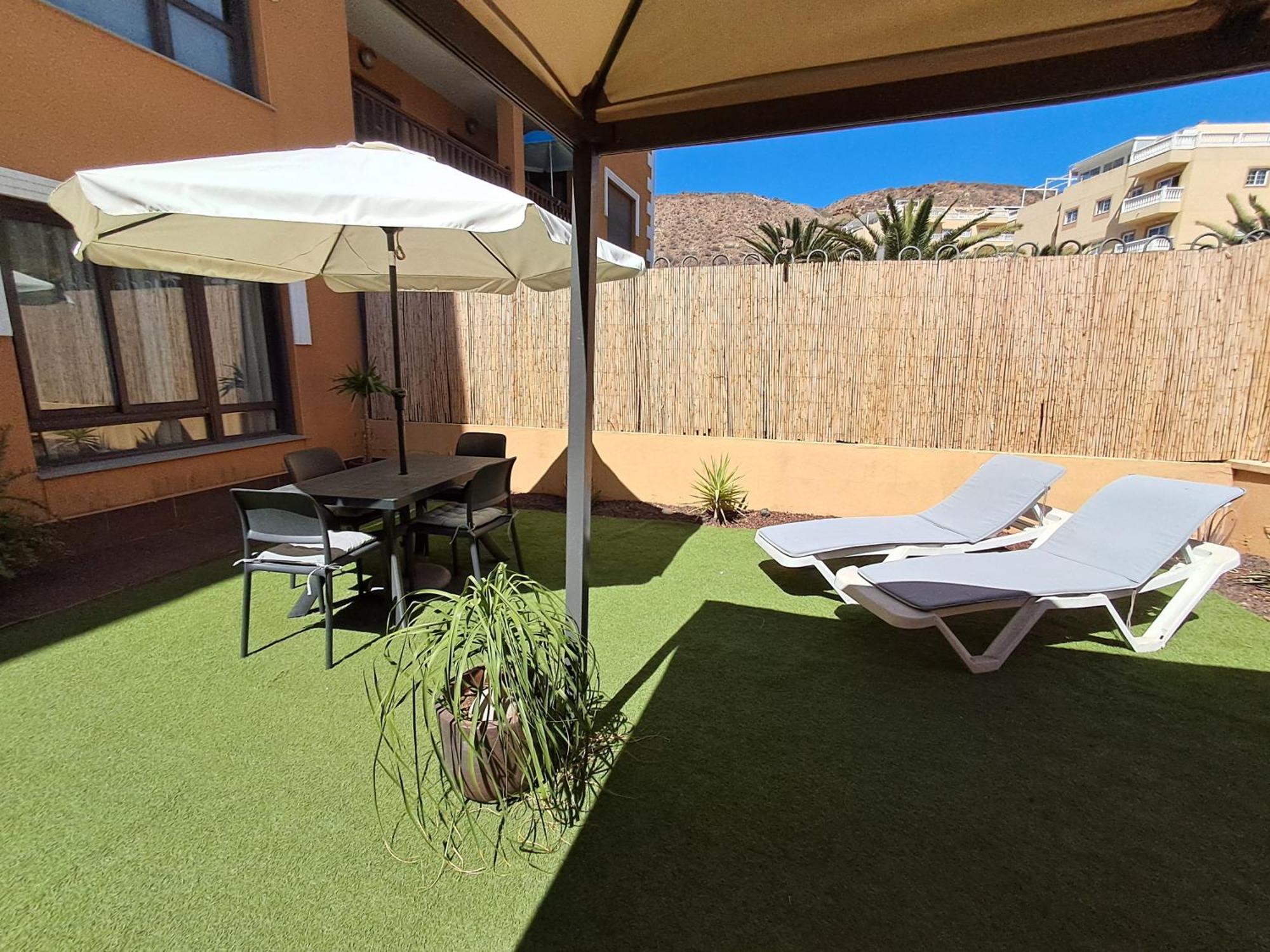 Spacious Apartment With Large Private Garden In Palm Mar Exterior photo